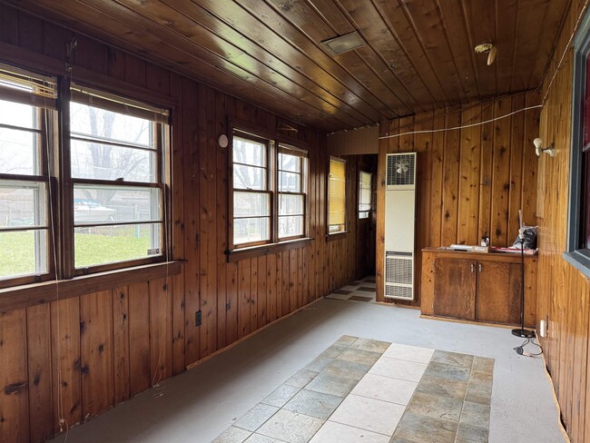 Photo - 1532 Vernon Ave