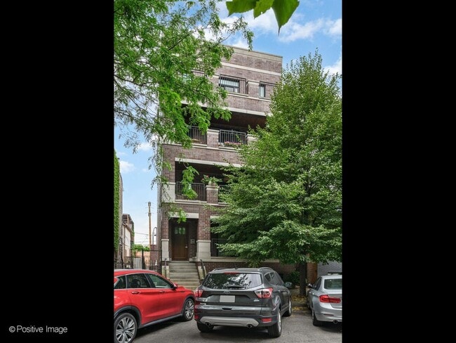 Building Photo - 450 N Sangamon St Unit 2
