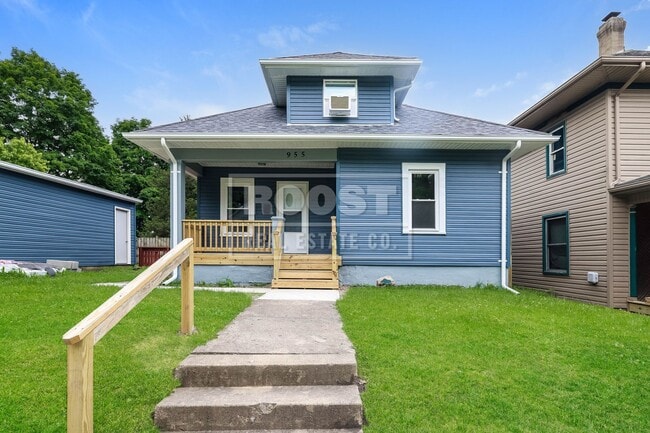 Building Photo - Four Bedroom Two Bath Single Family Home!