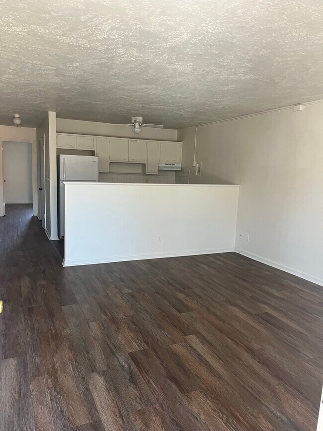 Photo - Yvonne Apartments