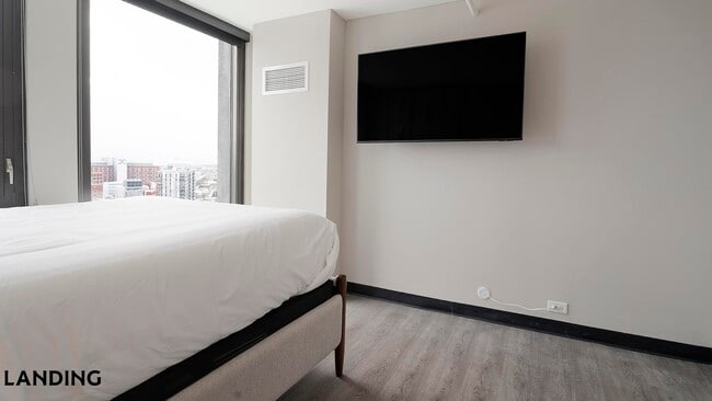 Photo - 1922 W Ogden Ave Unit 1601