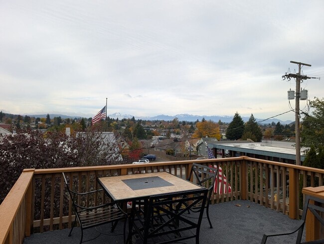 Photo - Easy Commute with Stunning Views!