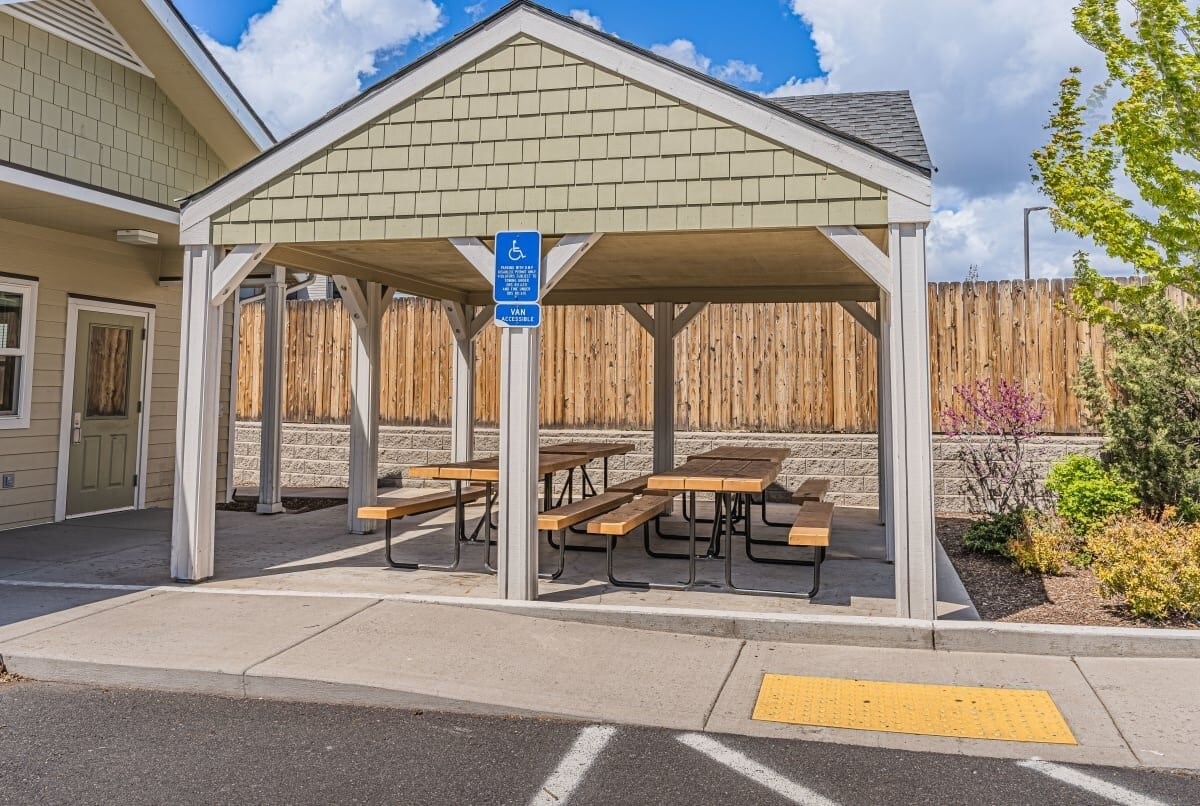 Photo - 2201 SW Canal Blvd