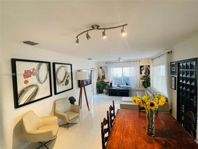 Photo - 759 NE 87th St