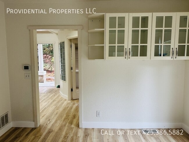 Photo - 20620 Larch Way