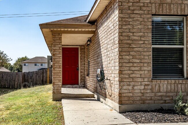 Photo - 1116 Stone Branch