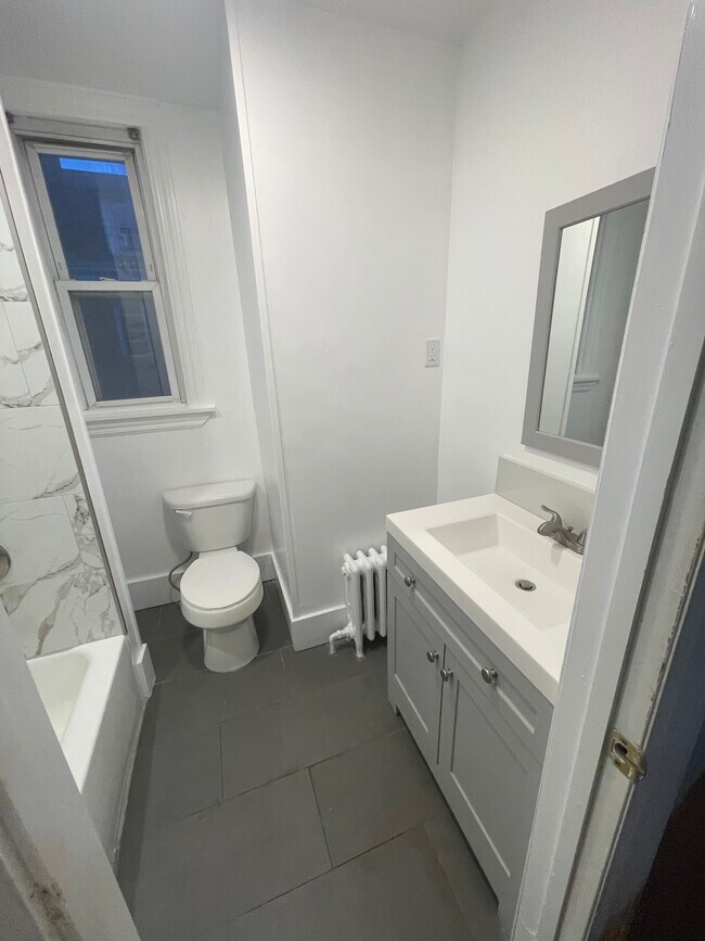 Bathroom - 276 Desoto Pl Unit 2
