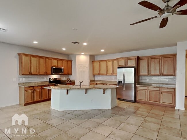 Photo - 2816 E Russell St