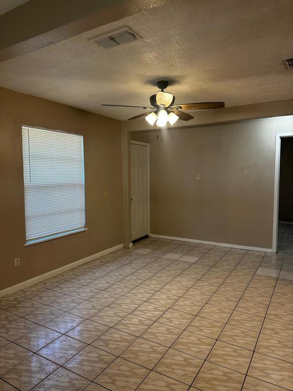 Photo - 1317 E Champion St