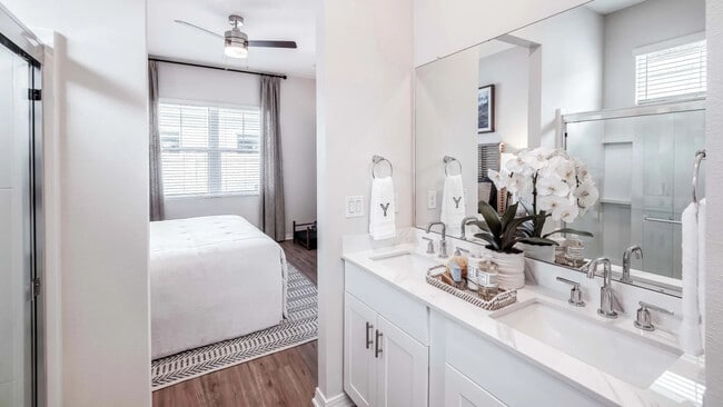 Photo - Yardly Monroe