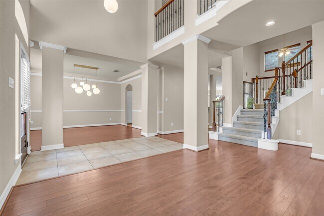 Photo - 5307 Riverstone Crossing Dr