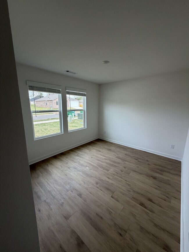 Photo - 562 Arizona St