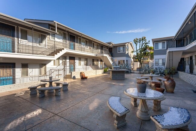 Talmadge Pacific Apartments