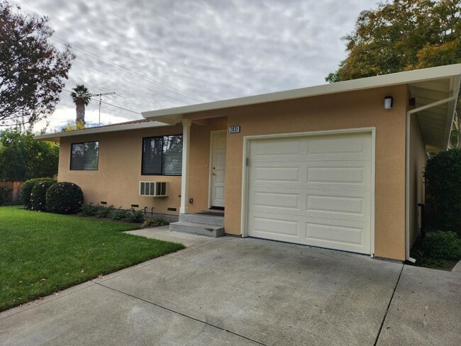 Photo - 2831 Marin St