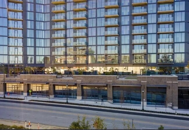 Building Photo - 788 W Marietta St NW Unit 516