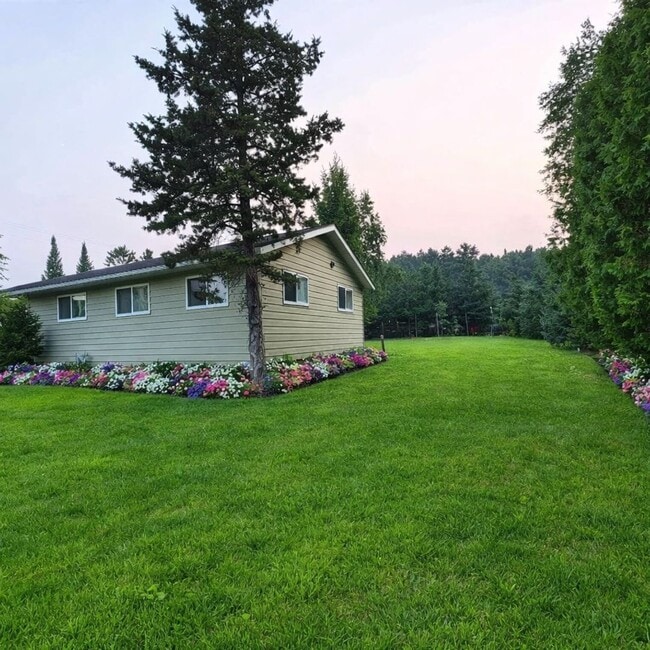 Photo - Click the “Apply Now” button or email wapmrentals@gmail.com for a prompt response.