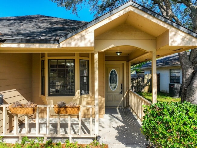 Photo - 4370 Sandhurst Dr