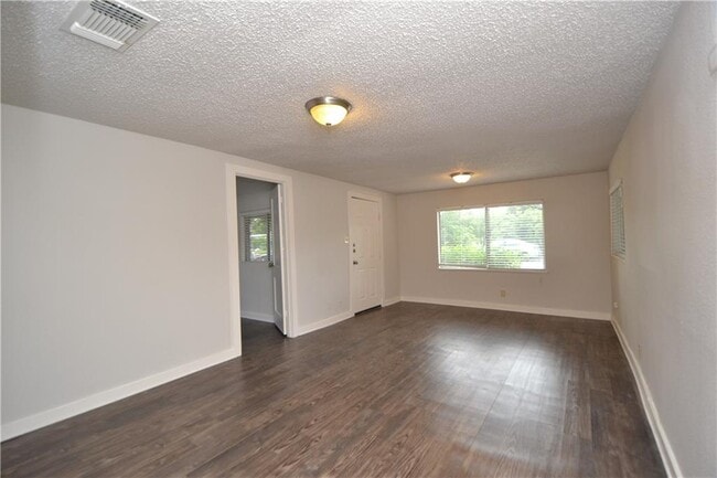 Photo - 2205 Coleto St