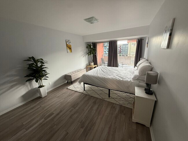 Photo - 1121 Albion St Unit 508