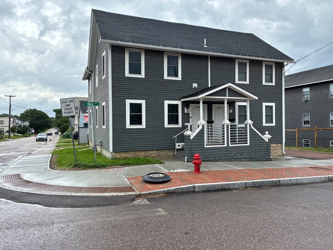Front entrance view - 251 Main St Unit B