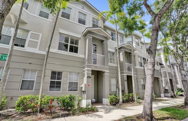 Building Photo - 3911 Shoma Dr