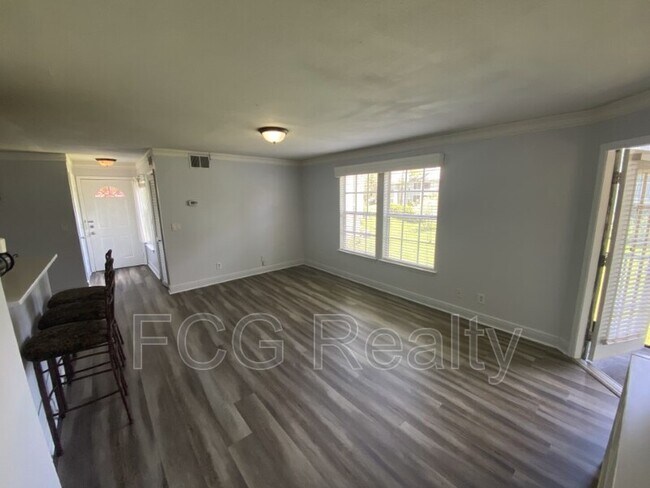 Photo - 6160 Westgate Dr Unit Apt 202