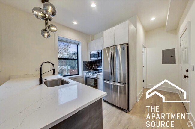 Building Photo - 2551 W Hirsch St Unit 2E Rental