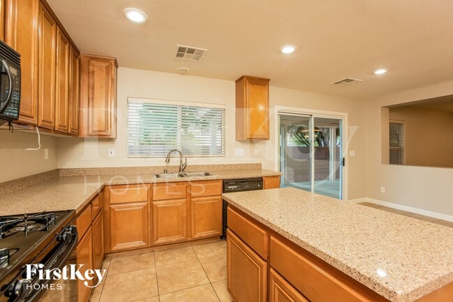 Photo - 9947 Pioneer Ave