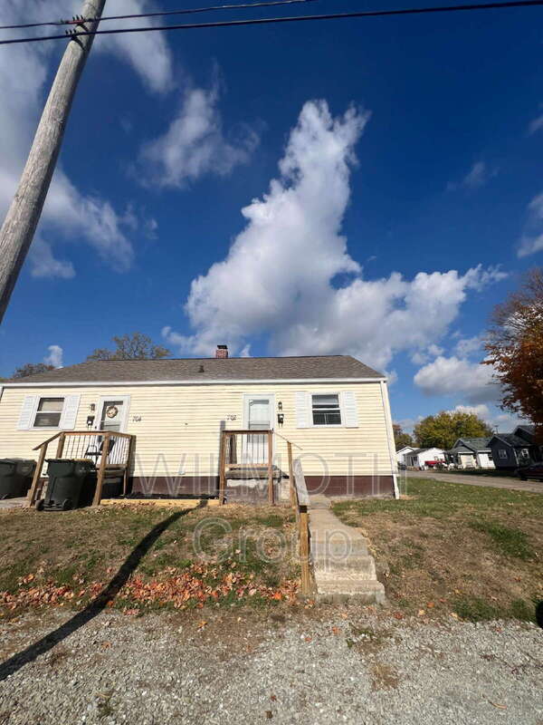 Building Photo - 702 W 23rd St