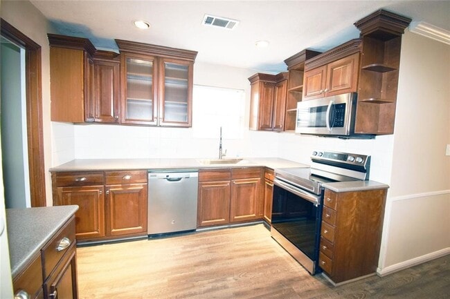 Photo - 1806 Cedarwood Ct