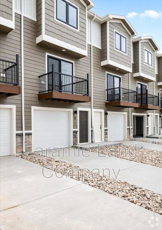 Building Photo - 569 N 12th St Rental