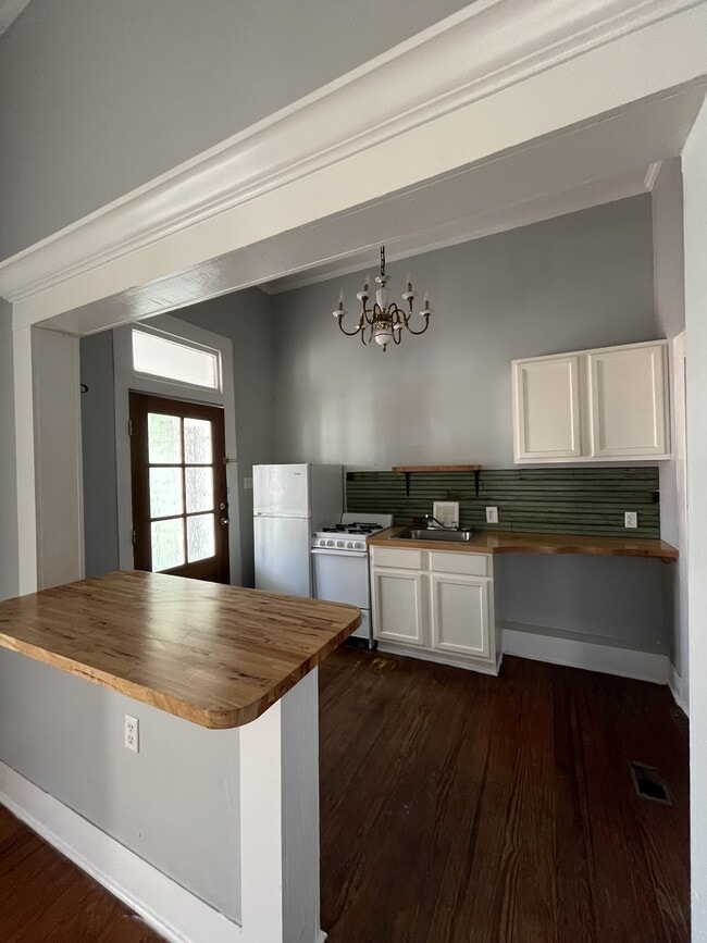 Photo - 104 N 11th Ave