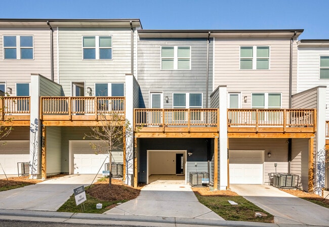 Vista de la parte trasera de la casa - 2643 Creekside Dr NW