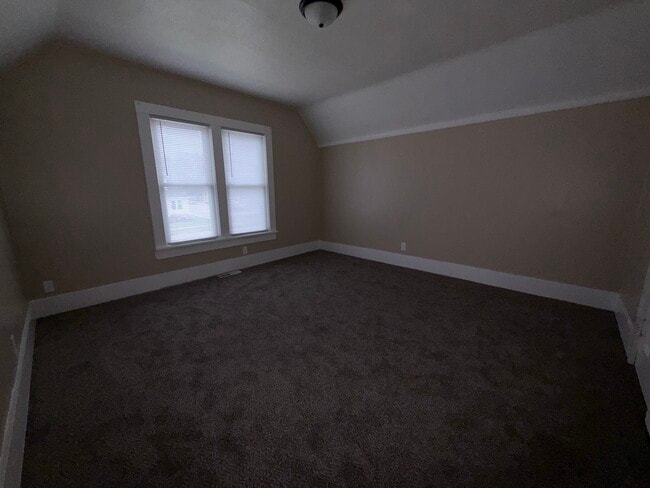 Photo - 233 E Broadway St