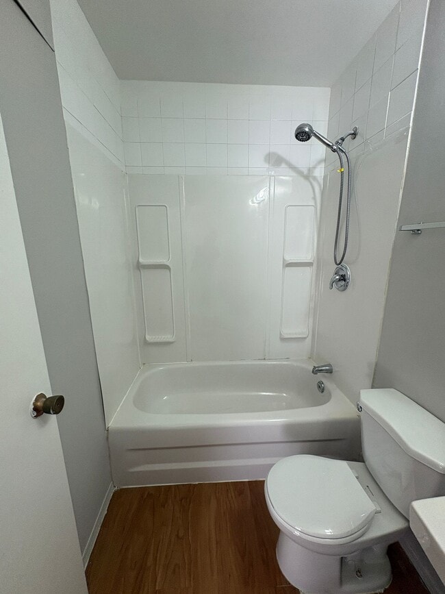 Photo - 10734-108 108 St NW Unit 9