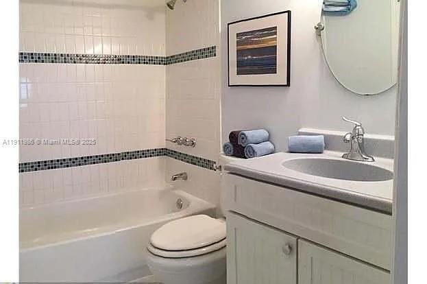 Photo - 1752 NW 3rd Terrace Unidad 317C