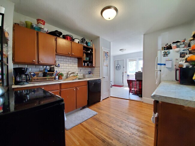 1252 4th St NE