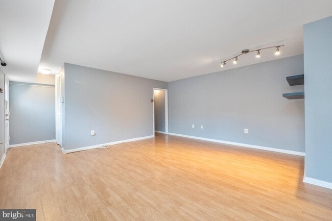 Photo - 10620 Weymouth St