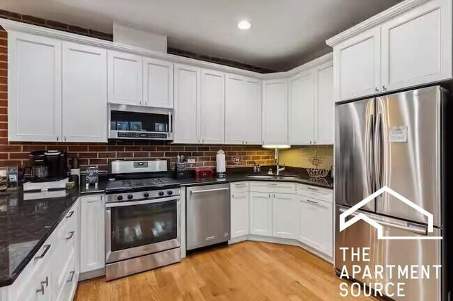 3935 S Wells St Unit 1