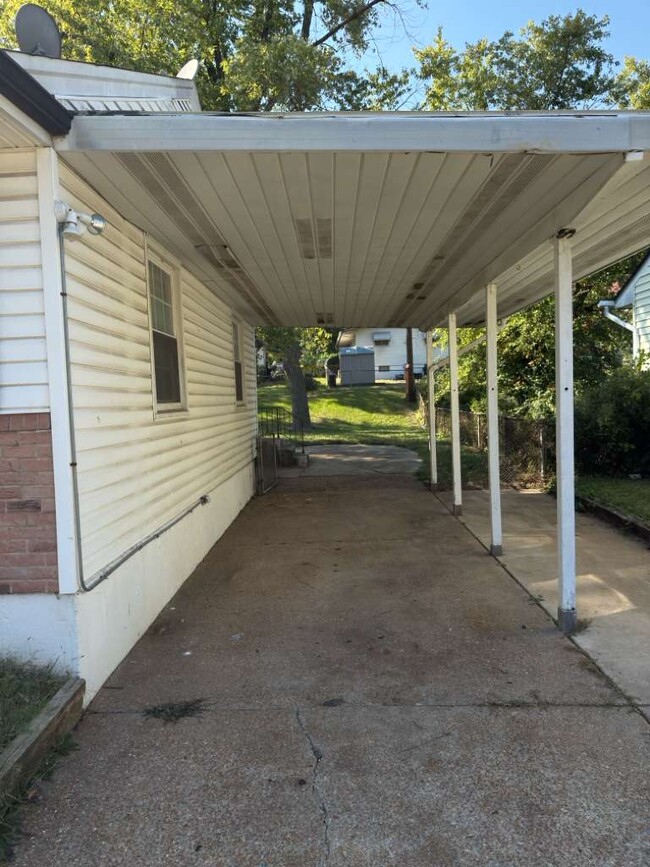 Photo - 10421 Renfrew Dr