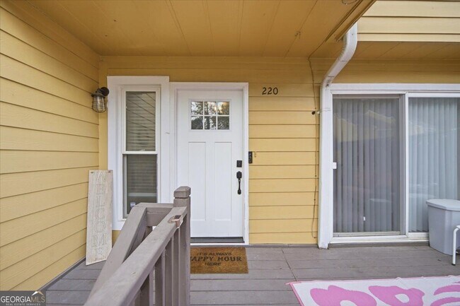 220 Yuba Walk