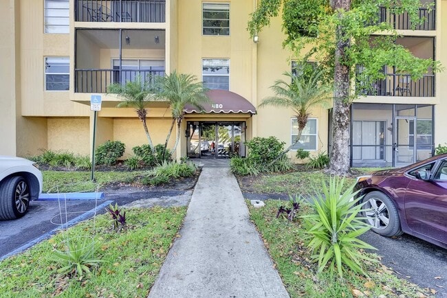 Photo - 460 NW 20th St Unit 105