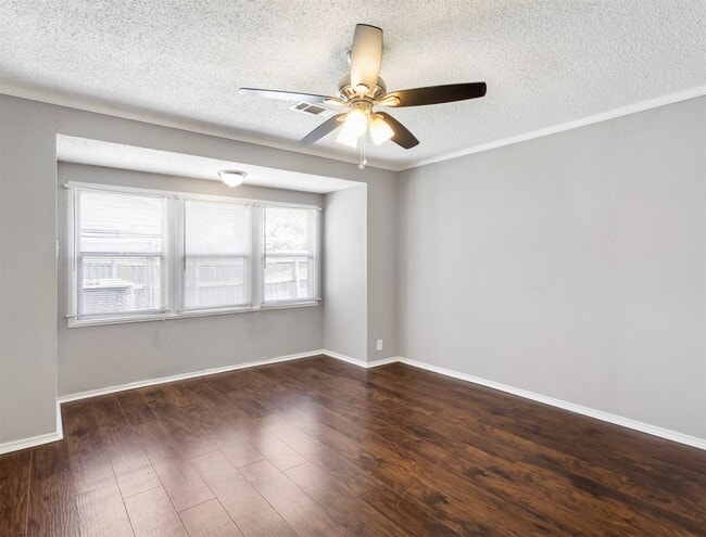 Photo - 1929 Magnolia Dr