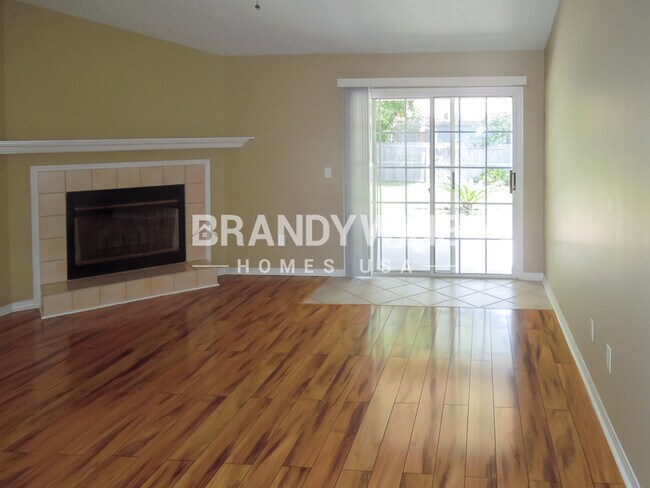 Photo - 8145 Mactavish Way W