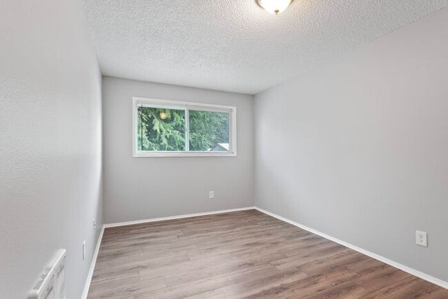 Photo - 2 bedroom 1 bath in Clackamas!!