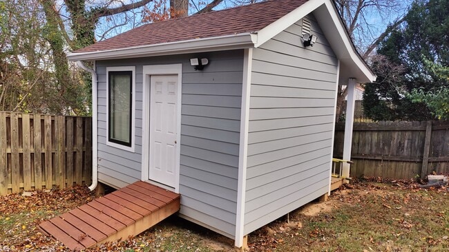 Building Photo - 1210 Morningside Dr