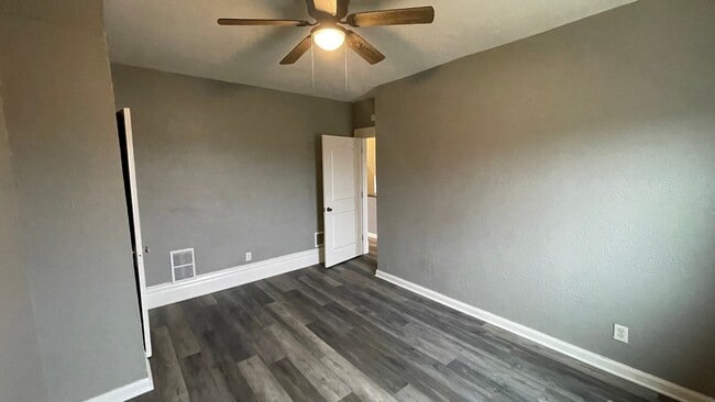 Photo - 2311 Grandview Ave