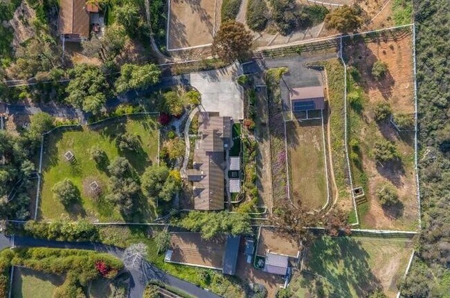 Photo - 7102 Vía Mariposa Norte