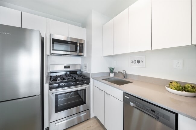 Photo - 100 MONTGOMERY St Unit 2A