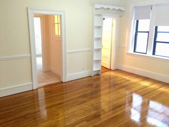 Brighton Avenue Apartments, 19-25